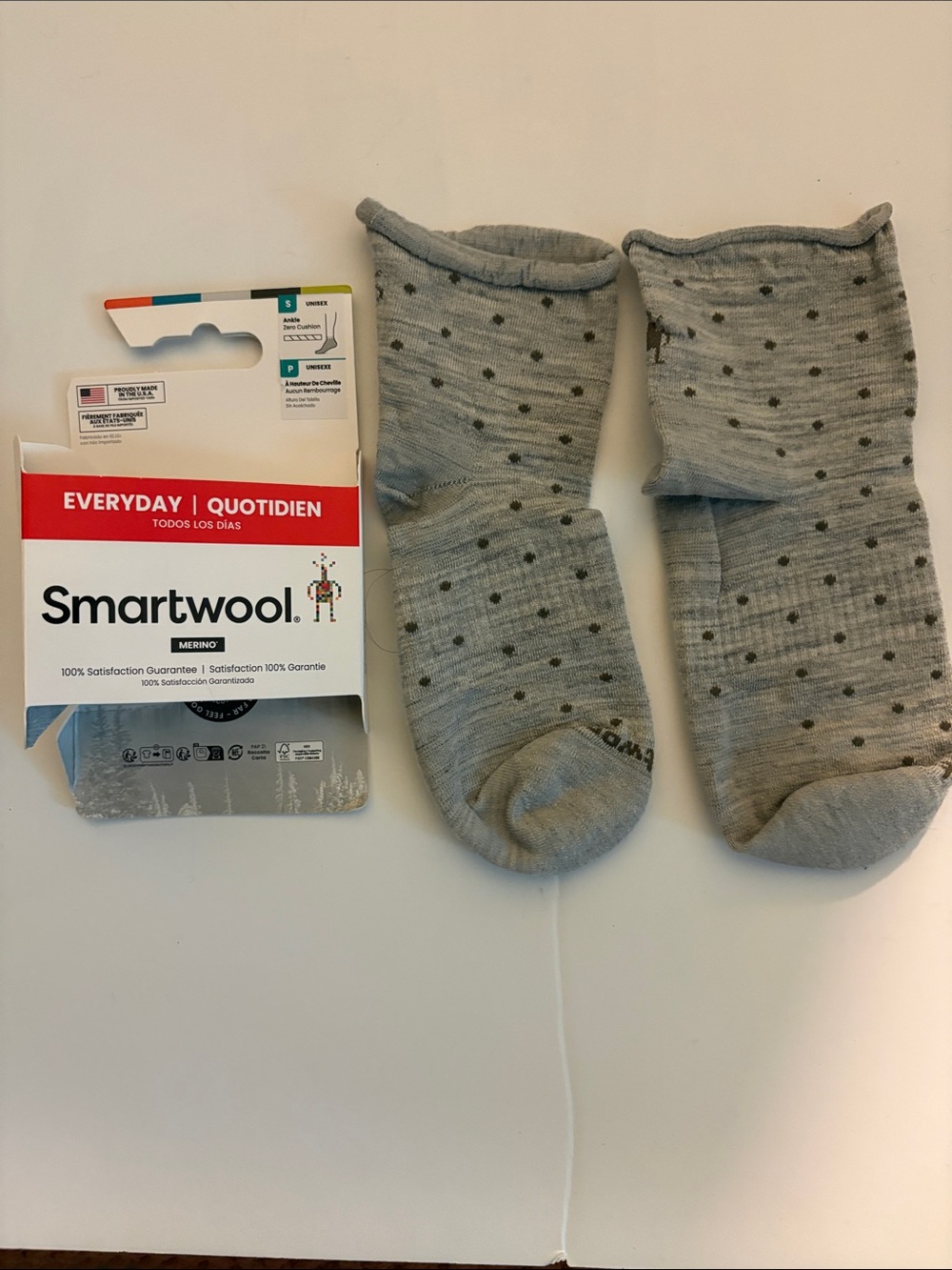 Smartwool Unisex Everyday Dot Ankle Socks With Zero Cushion Ash Color Size Small